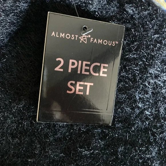 SOLD ❤️ NWT Almost Famous Fuzzy Sweater Shorts M Black White Sexy Color Block - Picture 3 of 5